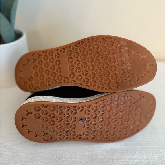 J/SLIDES Urban Sport Black Knit Stretch Slip In Sneakers - Picture 13 of 13